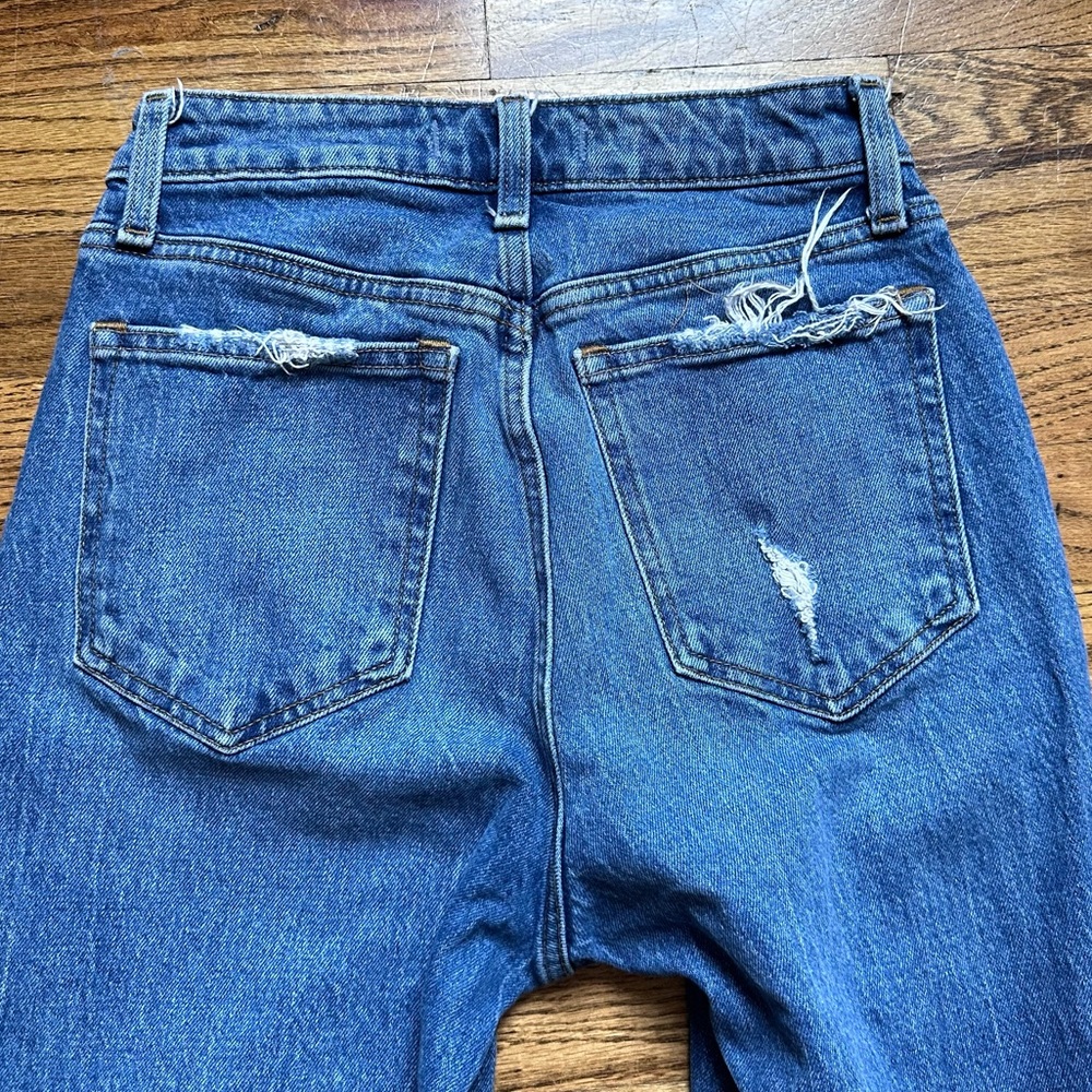 Abercrombie & Fitch Curve Love High Rise Mom Jean Distressed Sz 26 / 2 short - Picture 12 of 14
